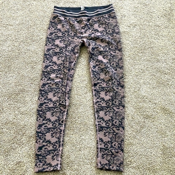 Fabletics Pants - Fabletics Floral Athletic Leggings Size XXS